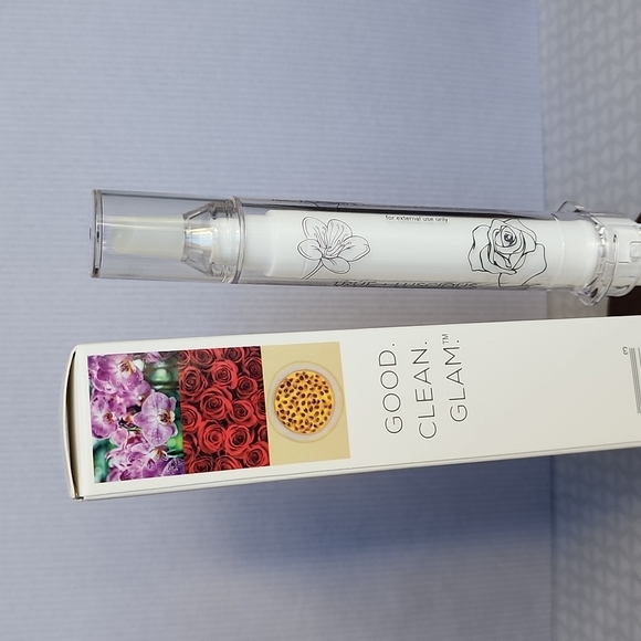 True + Luscious Flowerdose Plumping Lip and Eye Serum - Picture 6 of 12